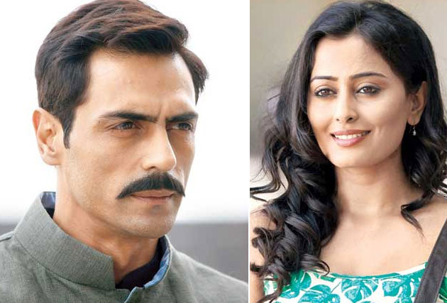 Arjun Rampal makes Nidhi Subbaiah go weak in her knees 